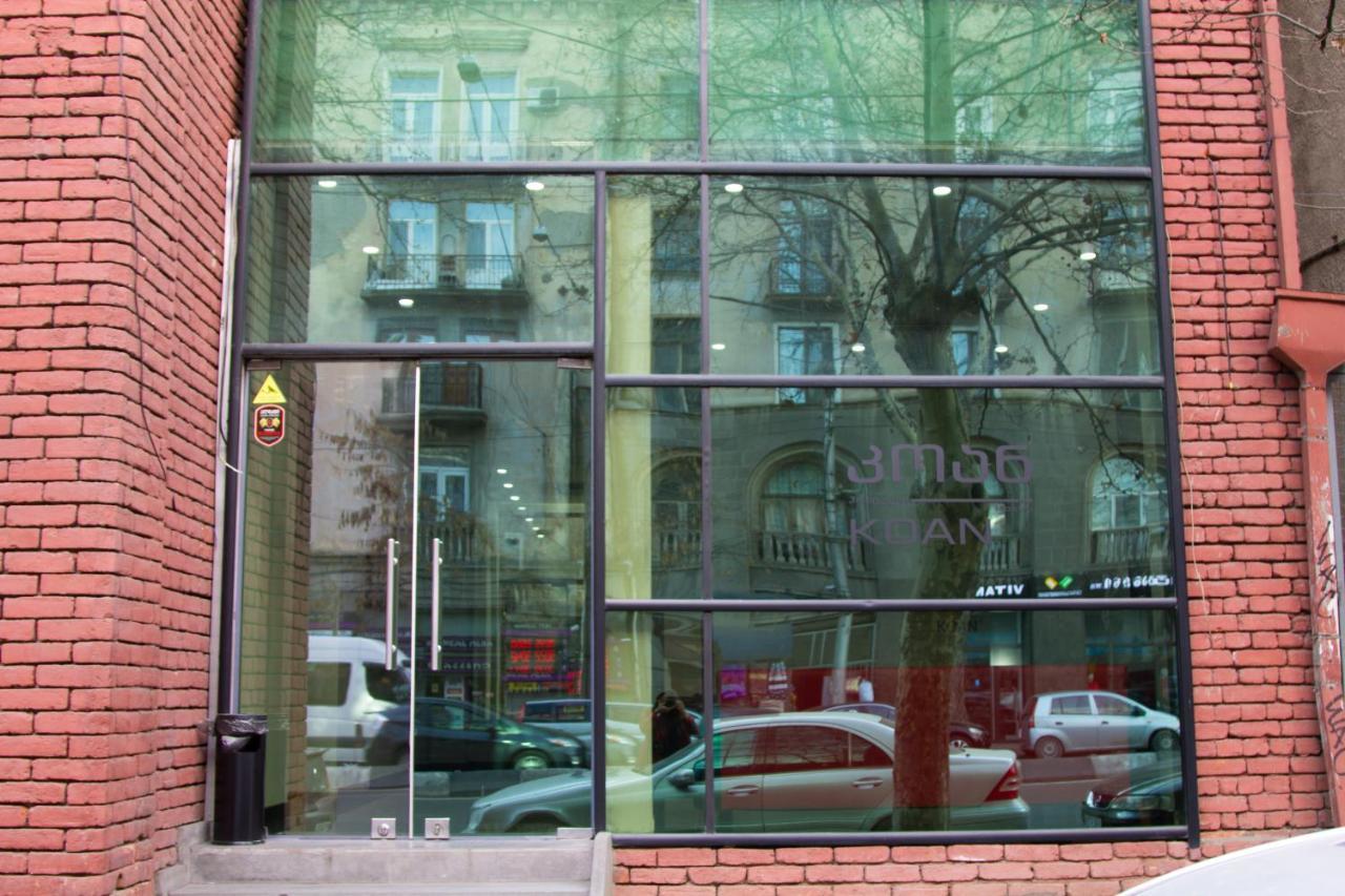 Koan Hostel Tbilisi Buitenkant foto